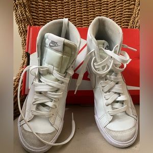 Big Kids Nike Blazer Mid 77